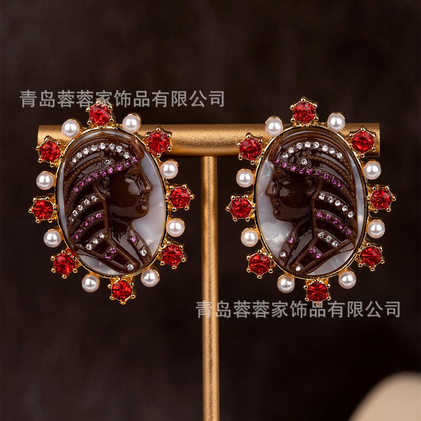 Medieval European Exotic Ethnic Style Indian Portrait Relief Earrings Exaggerated Niche Art Designer