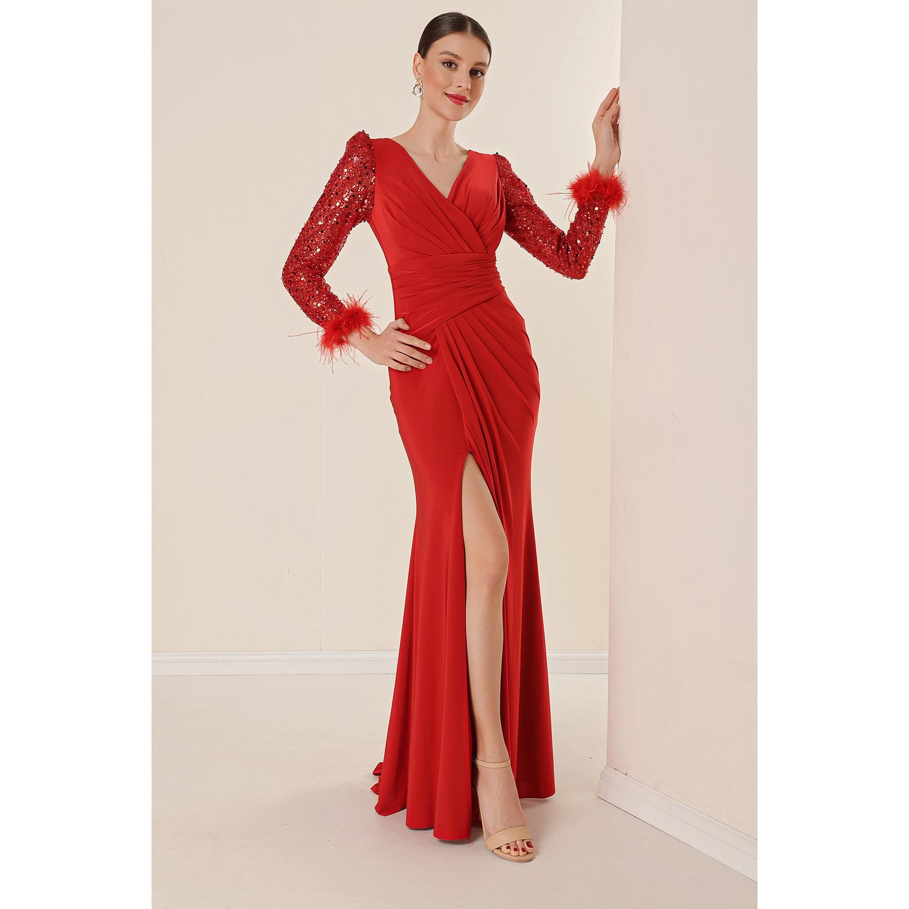 

Длинное платье из лайкры с двубортным воротником и драпированными рукавами с подкладкой из целлюлозы и перьев