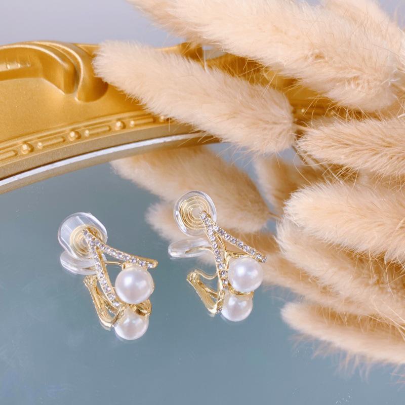 Elegant Korean Style Non-Piercing Pearl Ear Clip Earrings for Women – Versatile, Light Luxury, Pain-Free