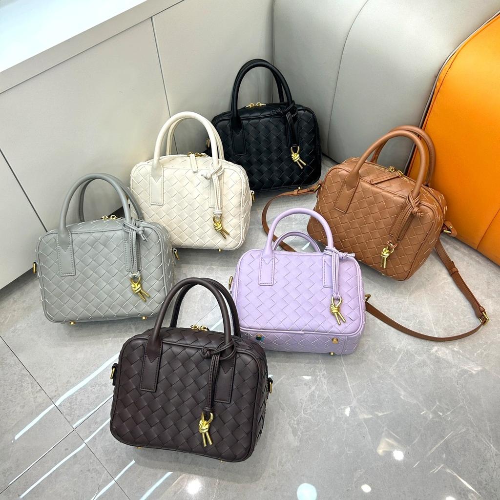 2025 Cross-border leather woven bowling bag, foreign trade explosion, cowhide small square bag, portable messenger shoulder bag, female