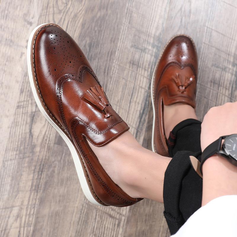 Fashion Men's Personalized Designer Tassels Loafers Mens Slip-on Casual Leather Retro Brogues Shoes