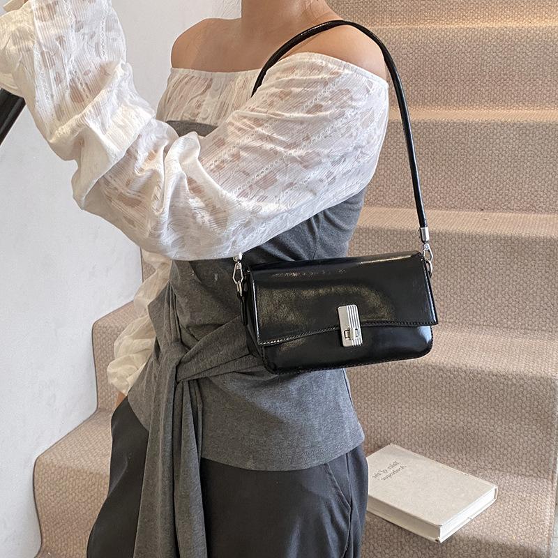 Torebka Damska Nowa Biała Torba na Ramię Modna Listonoszka