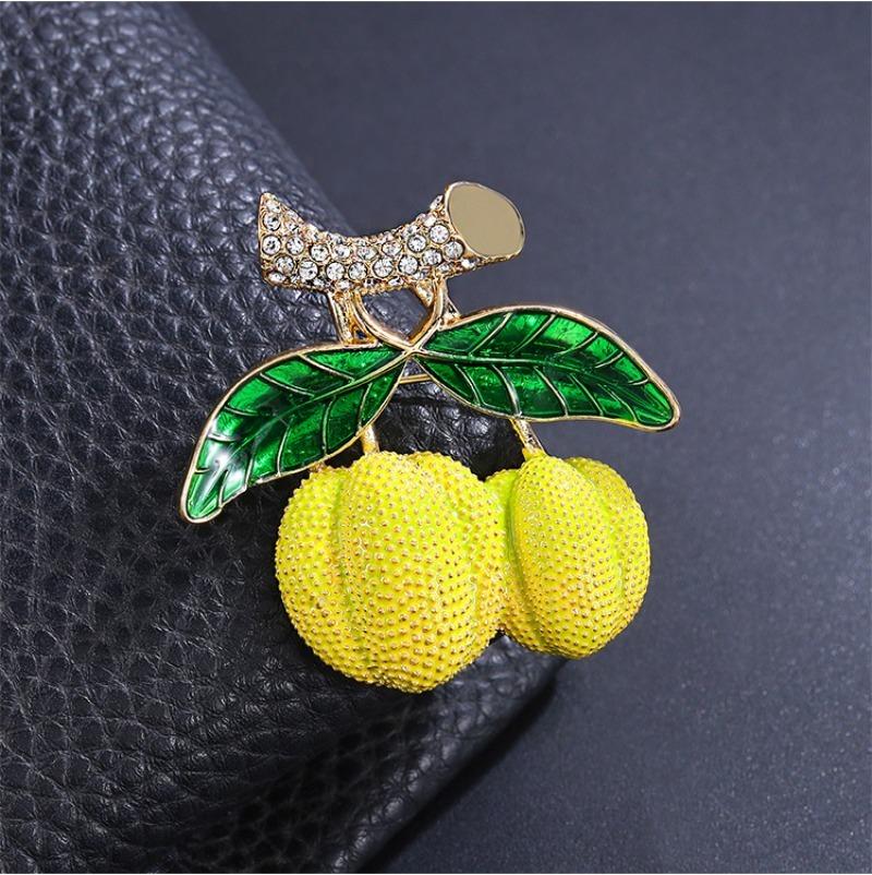 1Pc Cute Durian Brooch for Men Women Exquisite Durian Fruit Pins Trendy Accessories Party Summer Holiday Gift