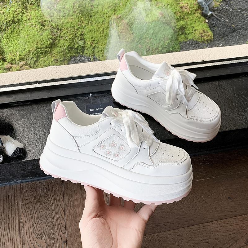 

Women Platform Sneakers Embroidered Flowers Design Shoes Lace Up Casual Comfortable Shoes Trend Outdoor High Quality Sneakers 40 40 розовый
