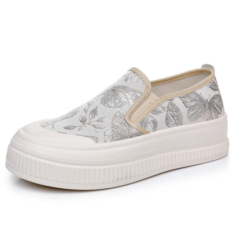 

Маленькие белые туфли женские весна 2025 новые дышащие шелковые и атласные туфли на толстой подошве в национальном стиле универсальные повседневные туфли для рыбалки с одной педалью 38 серебряный