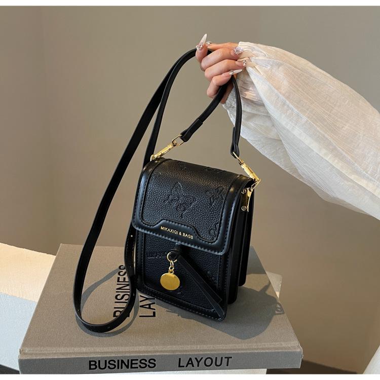 Summer messenger small bag women's 2025 new trendy small square bag high-end shoulder bag popular super hot mobile phone bag