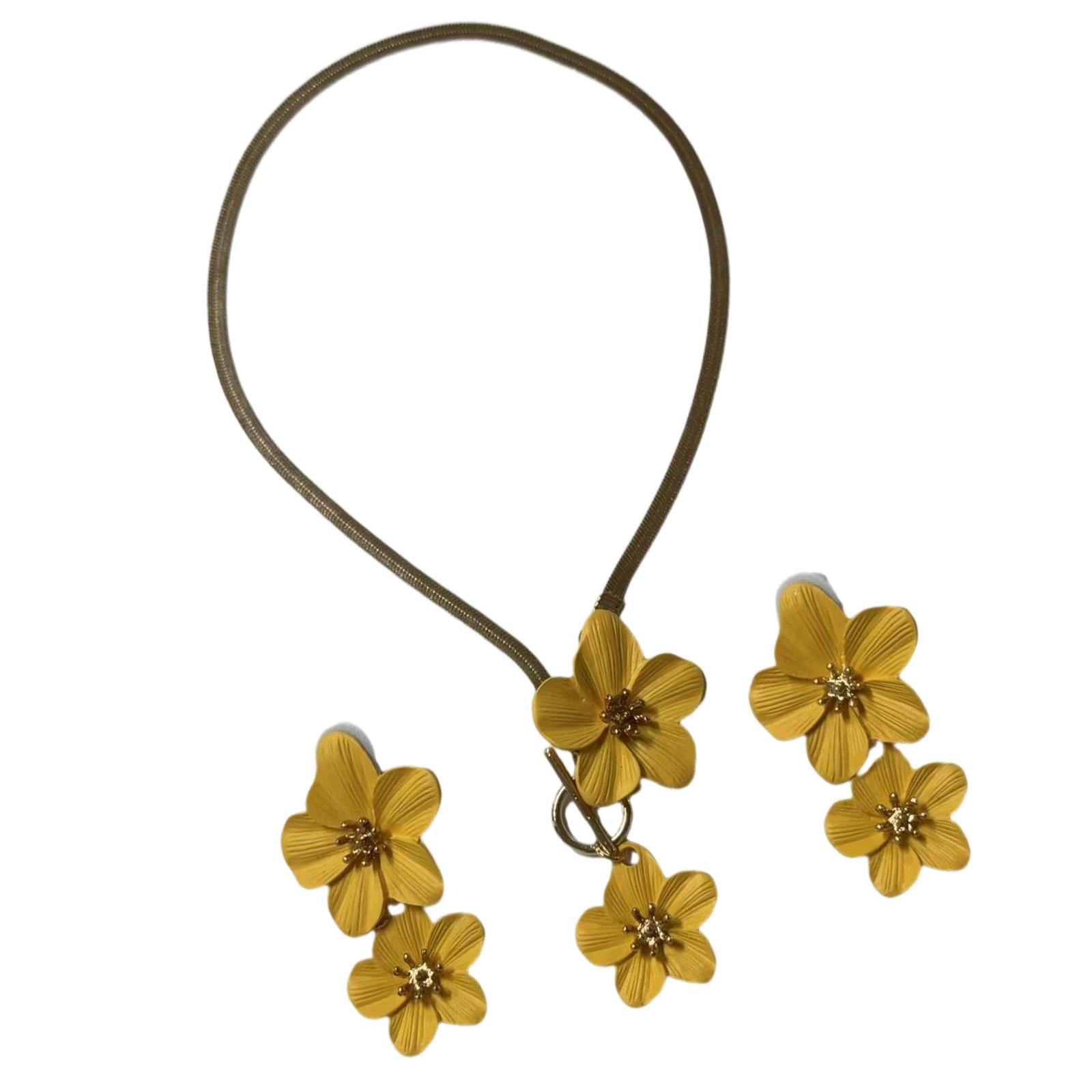

Элегантный цветочный набор украшений для женщин Элегантные весенне-летние каникулы Пляжные аксессуары Сплав Легкий дизайн жёлтый