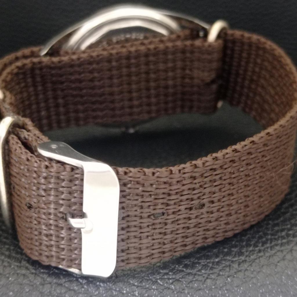 Schweizer Vintage-Herrenuhr Titoni Airmaster Titoflex mit Handaufzug, beige, a703233-1