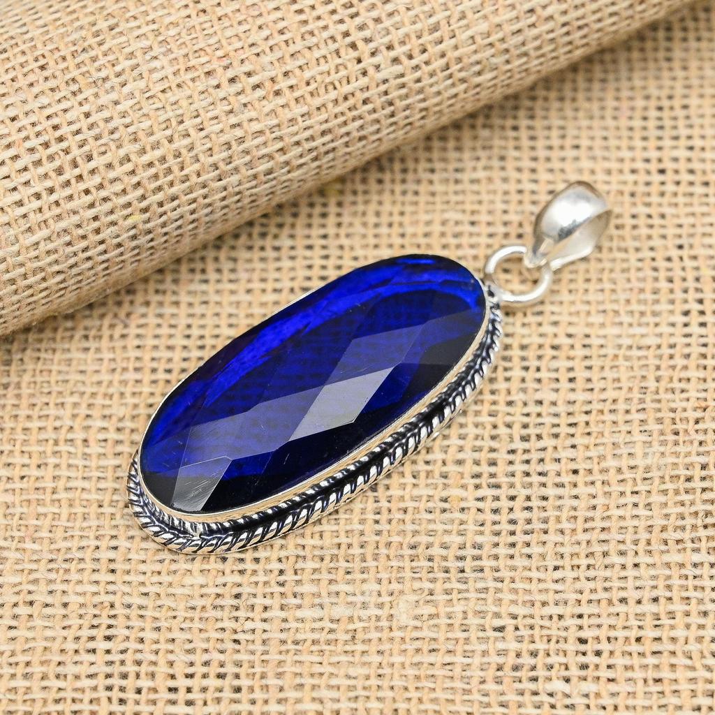 Blå Safir Ädelsten Handgjord 925 Sterlingsilver Fantastiskt Smycke Hänge