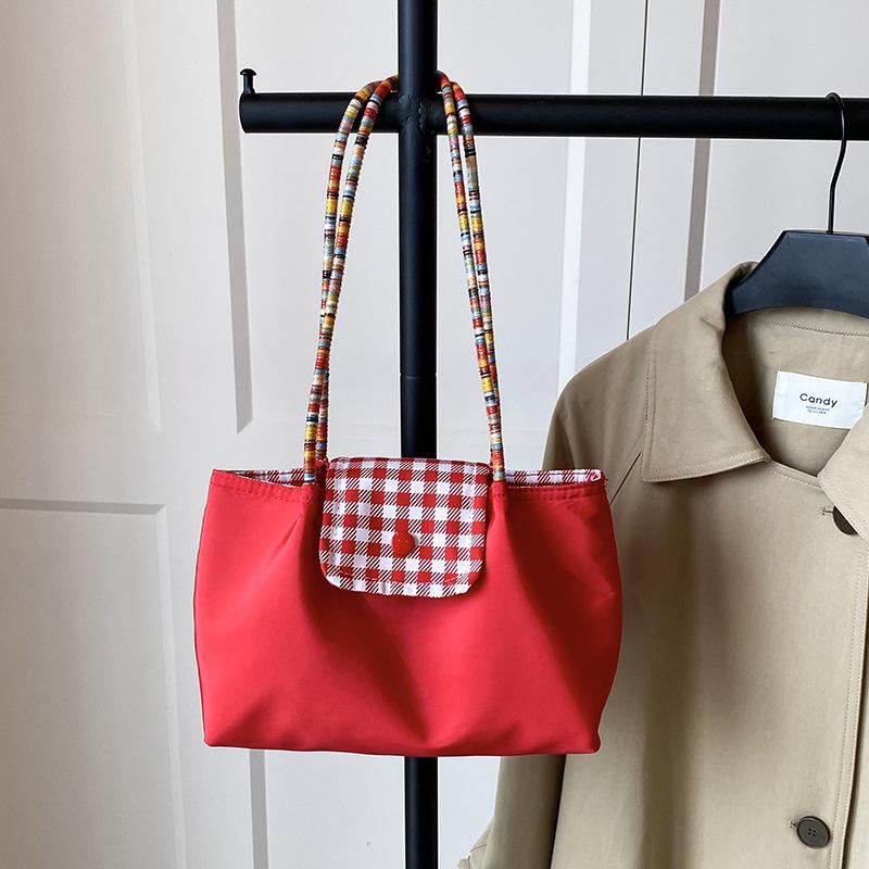 Casual Nylon Plaid Shoulder Bag With Pendant Dopamine Handbag Large Capacity Women Commuter Tote Bag  Trendy Armpit Bags
