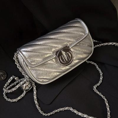 Kabelky pro ženy crossbody kabelky Dámská stříbrná luxusní kabelka do davu, nová trendy malá vůně univerzální ramenní crossbody kabelka