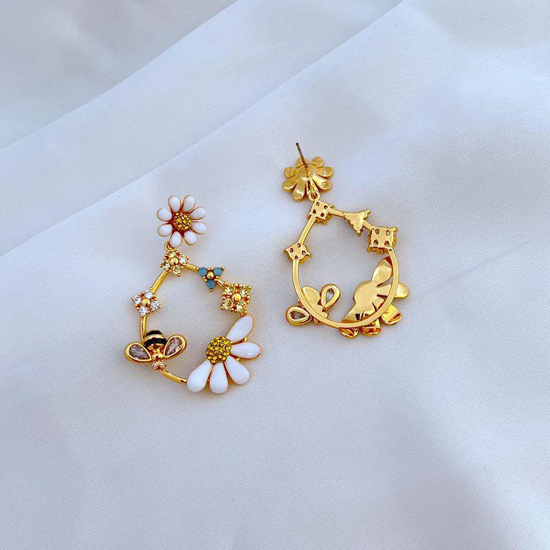2023 Autumn Daisy & Bee Elegant Dangle Earrings