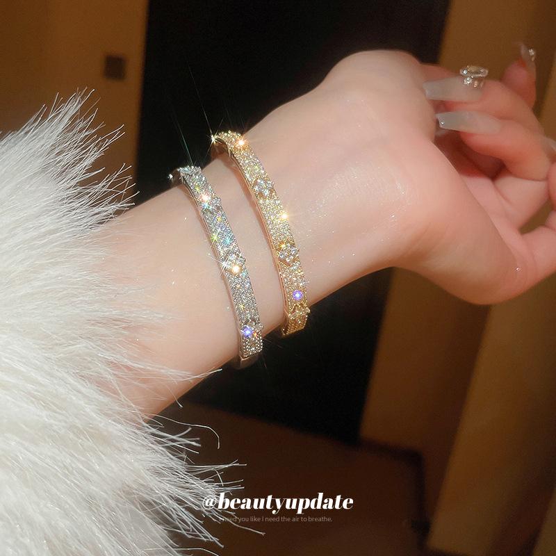 Korean Zircon Flower Bracelet: Elegant & Simple Versatile Bangle for Women