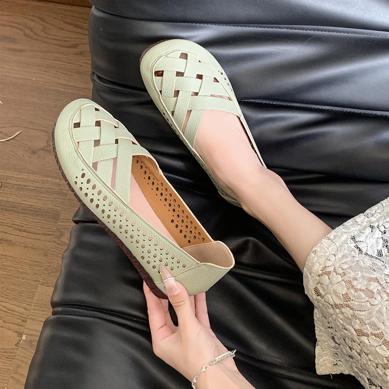 New Women Sandals Fashion Soft Sole Flat Heel Women Hollow Flat Shoes Woman Genuine Shoes Female Casual 2025