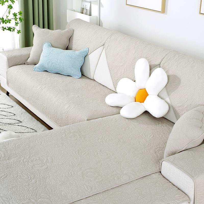 Универсальная хлопковая стеганая диванная подушка с вышитыми розами на все времена года — фото 9