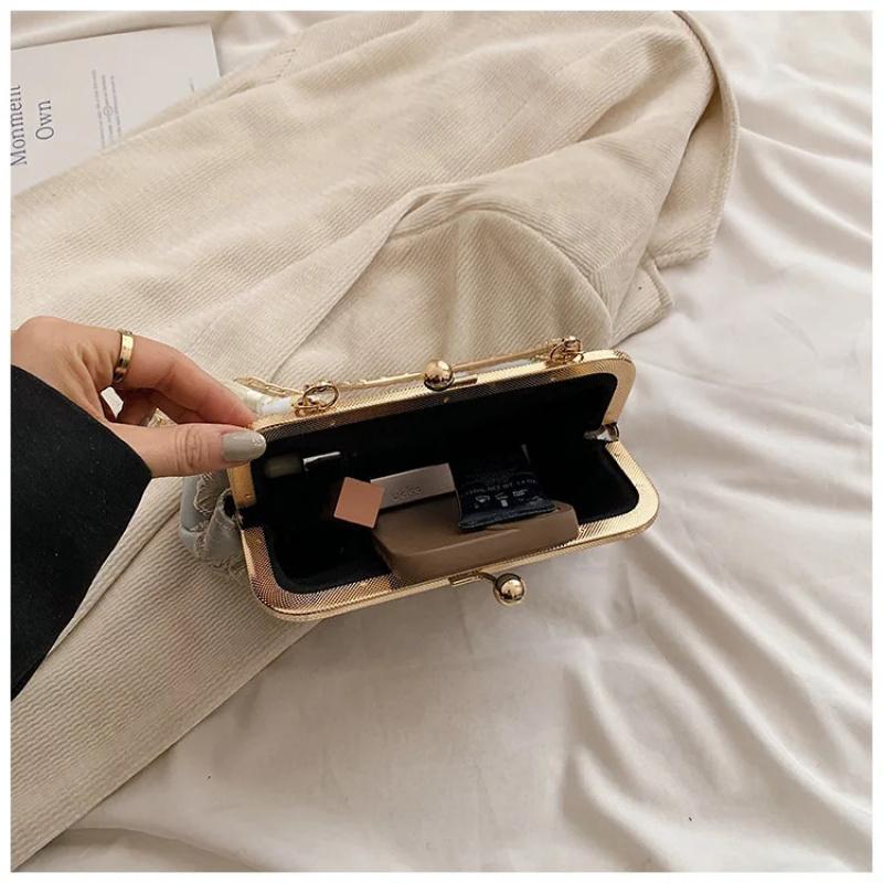 Chinese Style Embroidered Shoulder Bag Elegant Handbag Retro Small Square Bag Wedding Party Luxury Designer Women Evening Clutch
