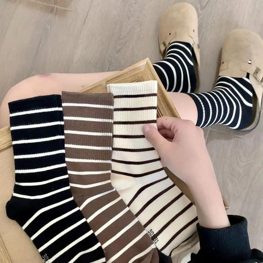 5 Pairs of Black and White Striped Mid-Calf Socks: Autumn/Winter Korean-Inspired Academy Style
