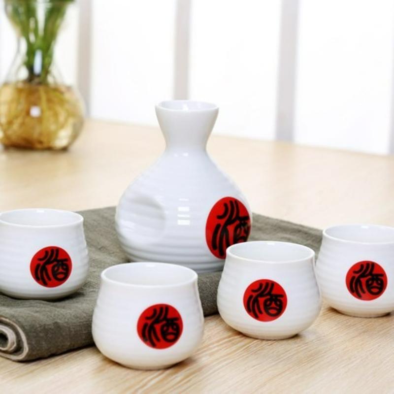 Japanese Style Sake Set Creative Ceramic Wine Set One Pot Four Cups Soju Bottle Cup for Restaurant Household Bar Accessories New