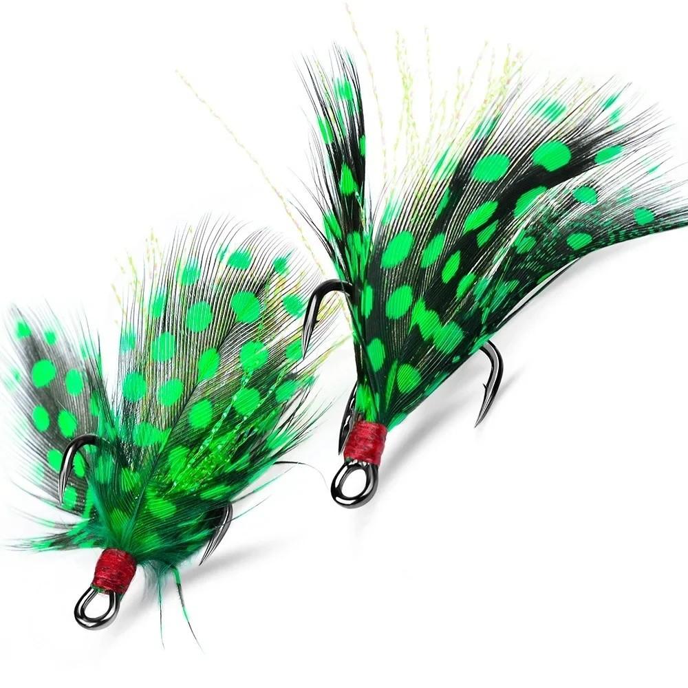 Größe 6#-10# Scharfe Drillinge mit Widerhaken Kohlenstoffstahlmaterial Feder-Jig Angelhaken Stärkedesign Federdekoration