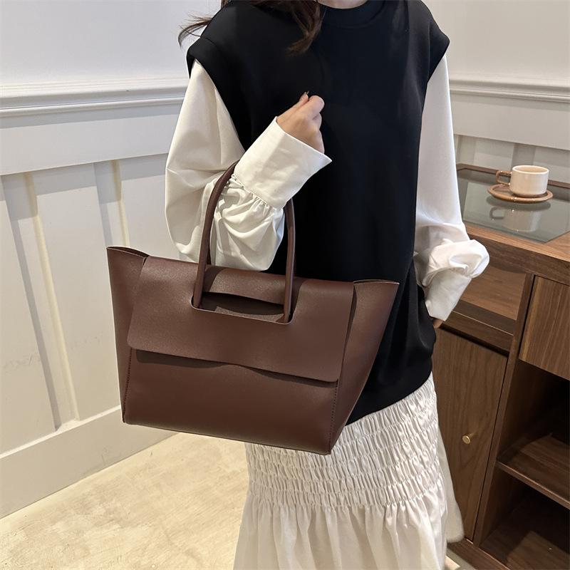 Big Bag Women's Bag 2025 Autumn New Trendy Korean Version Large Capacity Niche Handbag Retro Commuter Tote Bag