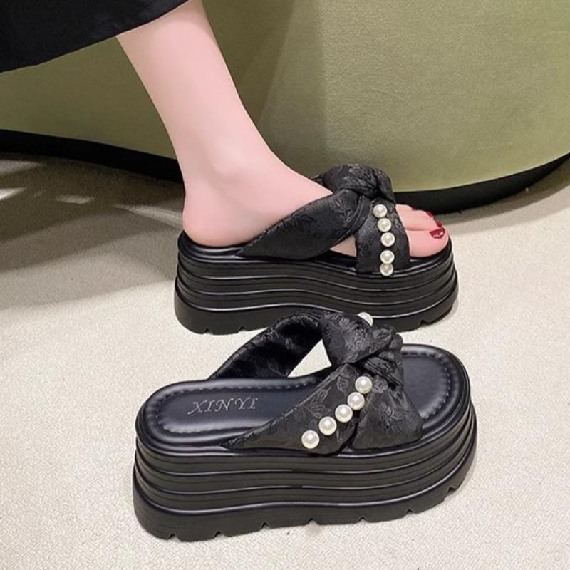 Women's Thick Bottom Sandals Luxury Pearl Decoration Slippers 2025 Summer New Casual Beach Slippers for Women Platform Slippers