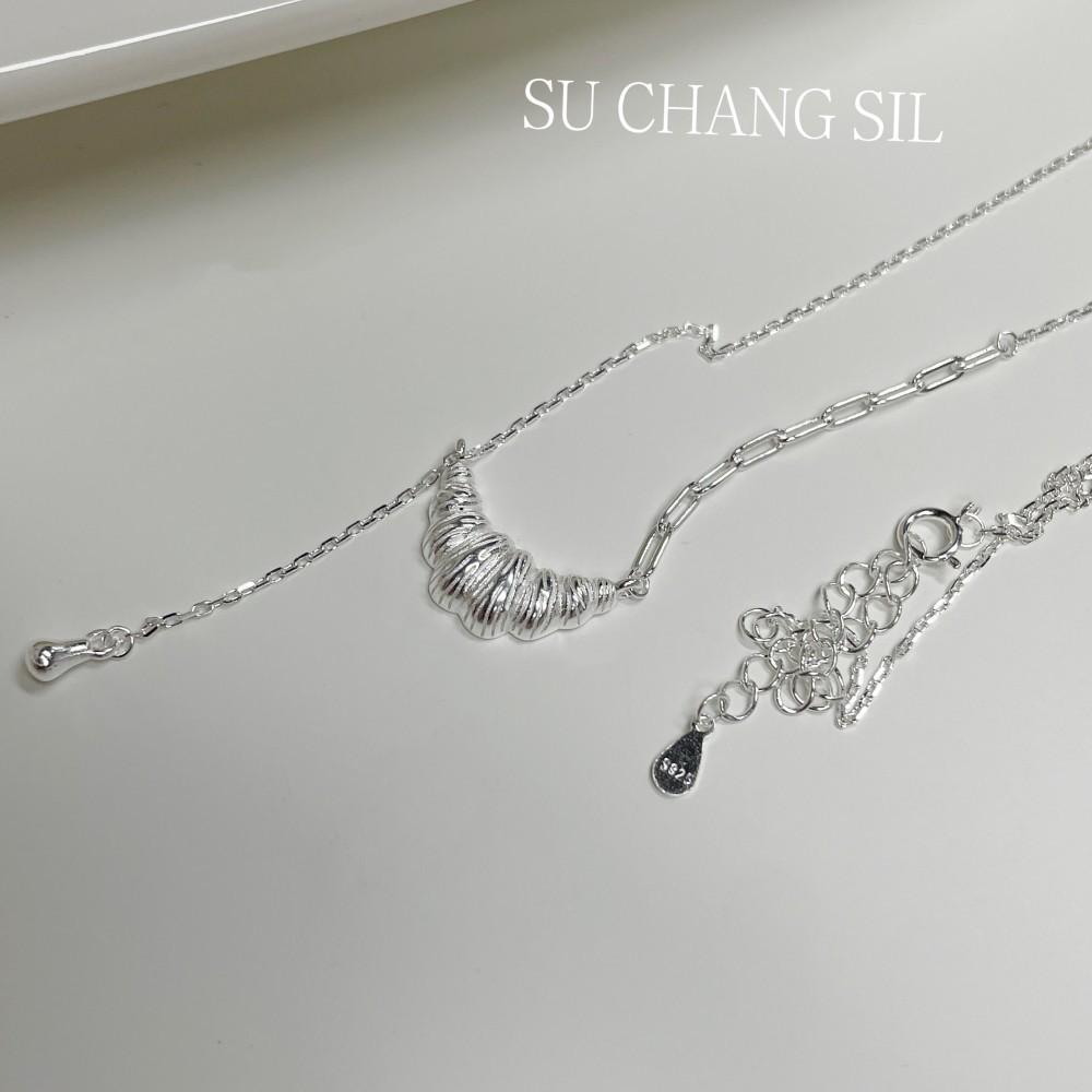 Sterling Silver Croissant Tassel Necklace – High-End Fashion, Versatile Light Luxury Clavicle Chain for Women