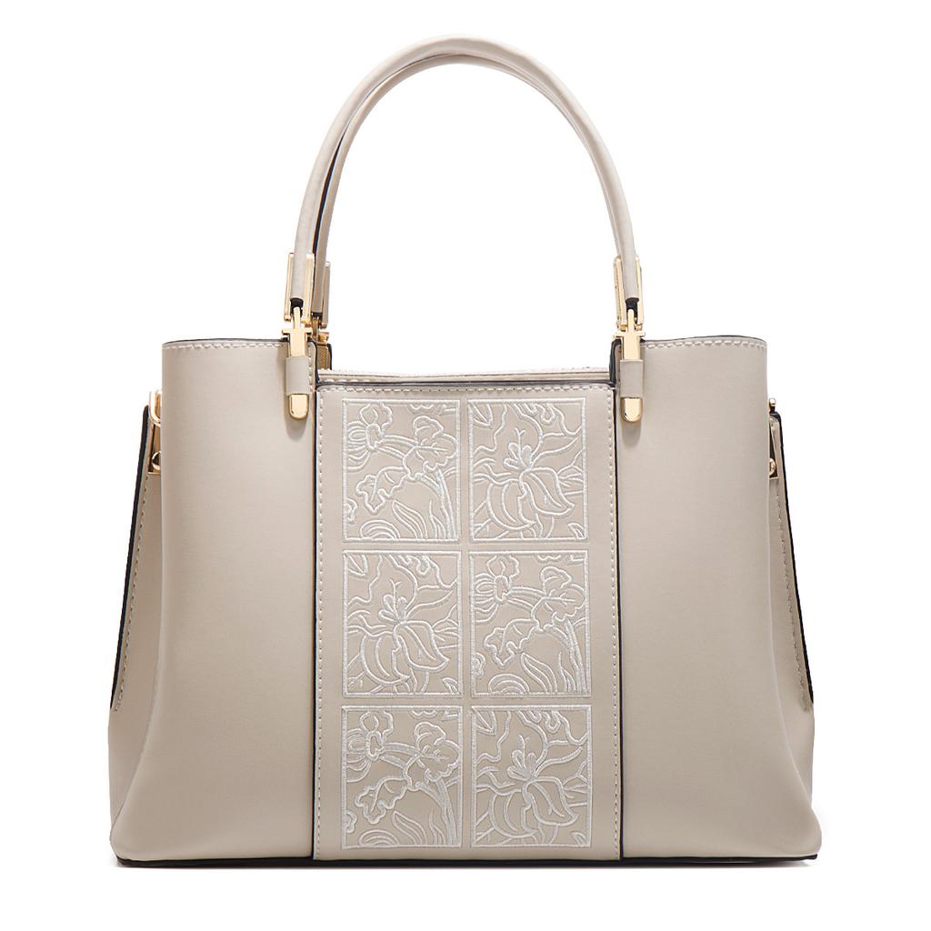 A stylish 2024 new model Chinese-style embroidered large-capacity handbag and crossbody bag for mom, a high-end bag for middle-aged women
