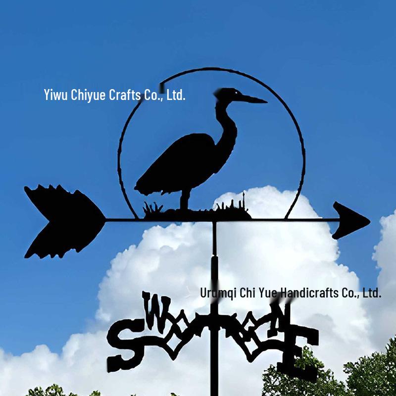 Weather Vane Ornament: Outdoor Wrought Iron Spray-Painted Roof Decoration Metal Craft