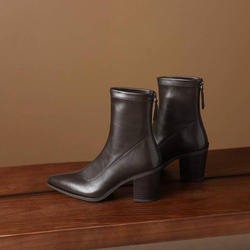 New Women's High-heeled Leather Boots Solid Color Rear Zipper Fashion Boots Autumn and Winter Leather Square Heel Comfortable Large Size Women's Boots
