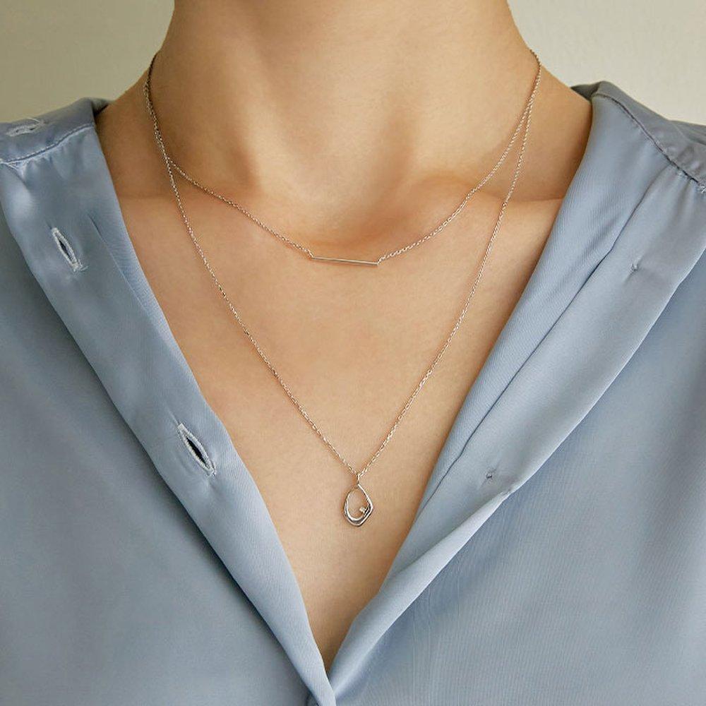 Informal Layered Silver-White Necklace Tnssvw13023M