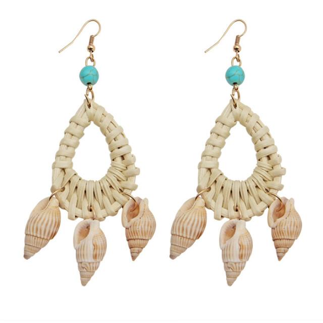 Pendientes de concha marina Zoshi para mujer, color dorado, modernos pendientes colgantes de concha de cauri de metal, joyería de playa de verano.