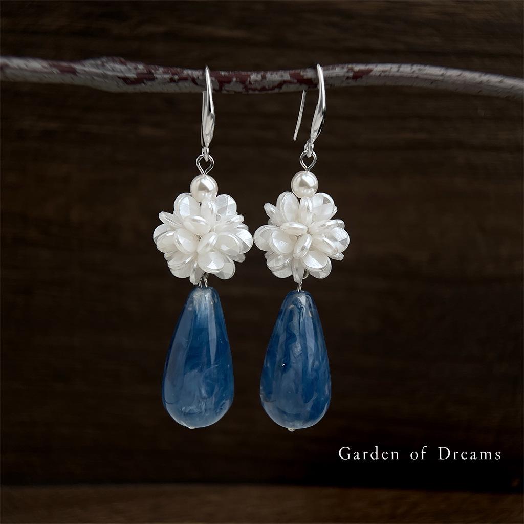 Elegant Blue Gradient Hydrangea Pearl Drop Earrings - Handmade Niche Design for Women