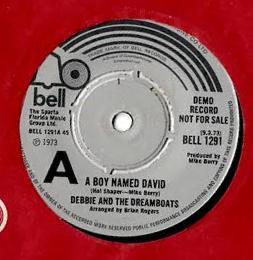 

7inch Record DEBBIE & THE DREAMBOATS - A Boy Named David BELL1291 BELL 1973 UK Pop Used