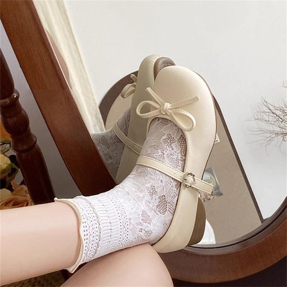 Retro round head flat bottom small leather shoes women's new spring and autumn versatile skirt soft sole Mary Jane single shoes