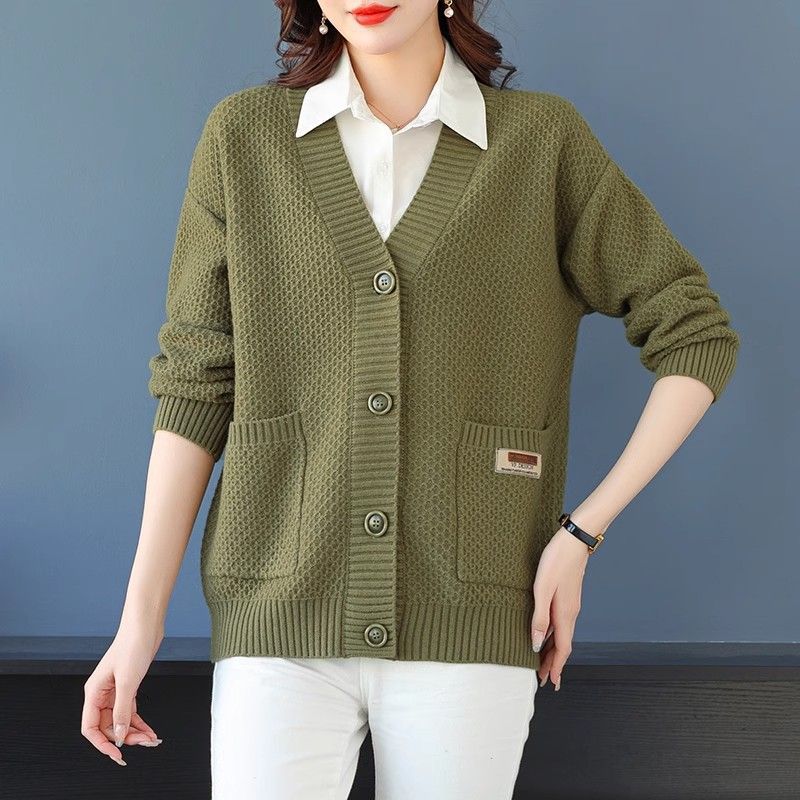 Dámská jarní a podzimní krátká pletená bunda Žena středního a staršího věku Volný zahuštěný pletený svetr s kapucí, halenka