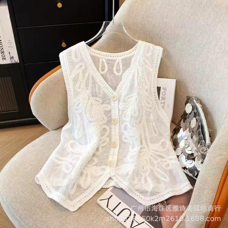 Foreign-style versatile hook flower hollow vest women s summer new V-neck high-end sleeveless stacked loose top One size fits all