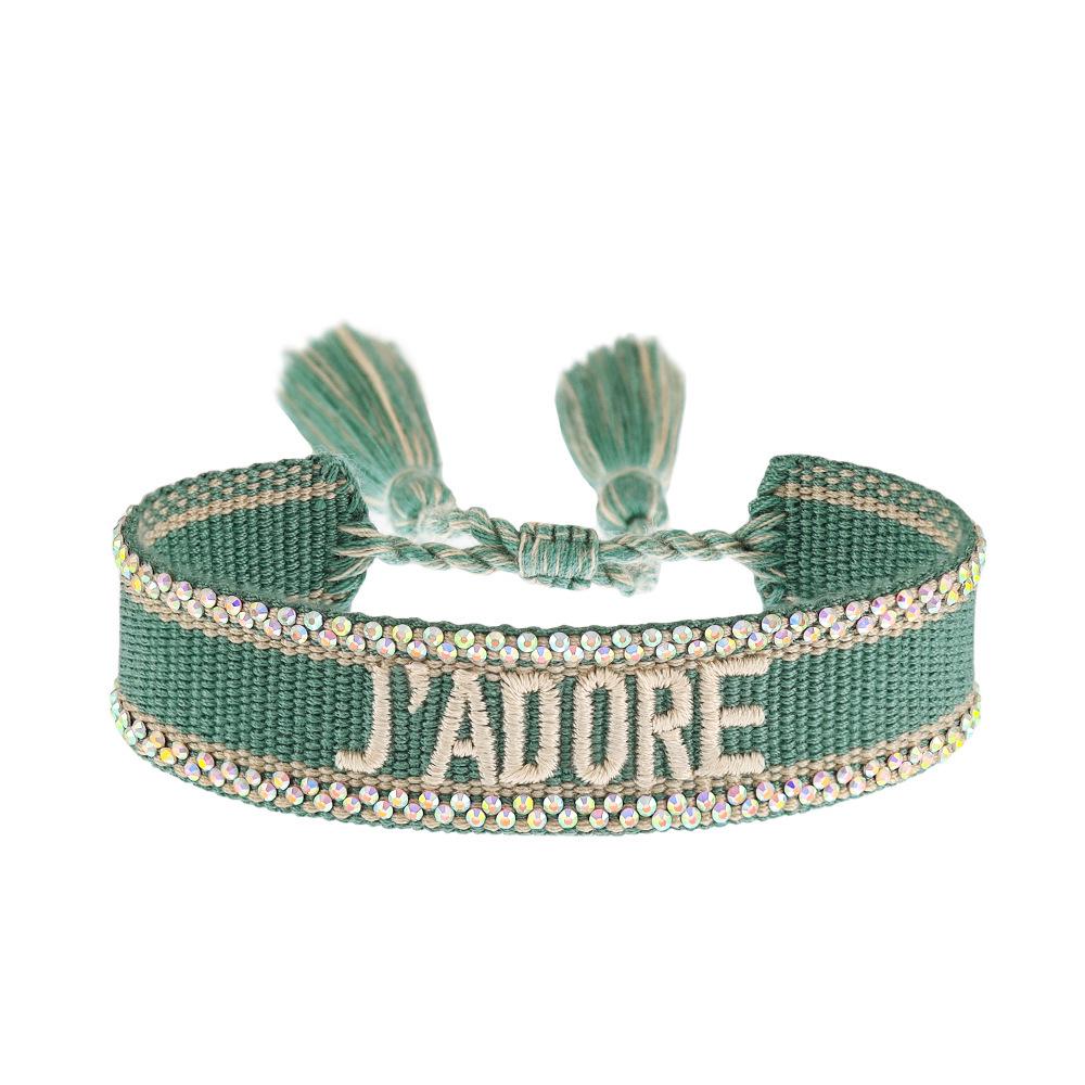 

Браслет дружбы с цветными бриллиантами, вышитой буквой и кисточкой