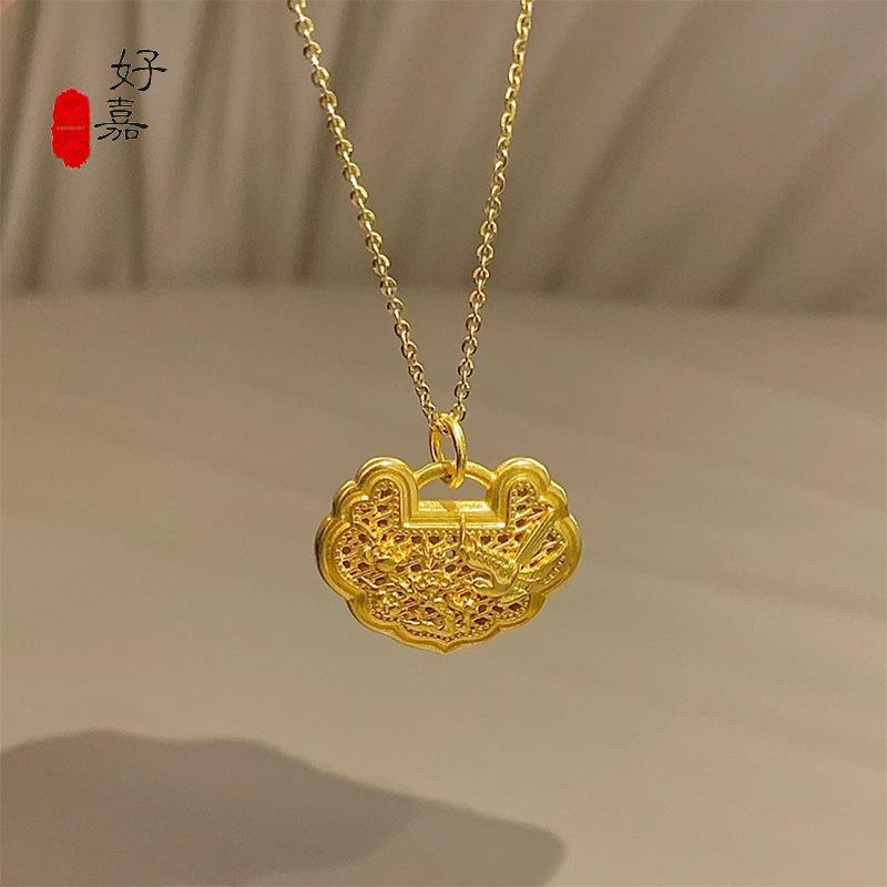 Double-Sided Intricate Filigree Necklace: Timeless Non-Fading Gold Pendant for Women
