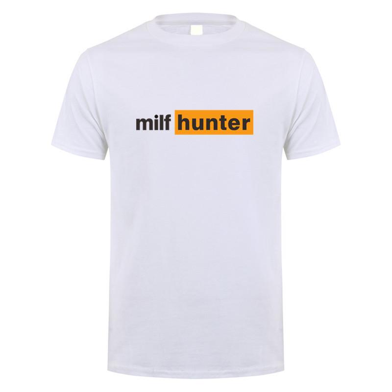 Milf Hunter T-shirt Sommar Kvinnor Män Kortärmad Rolig Födelsedagspresenter Klassiska T-shirts Bomulls-T-shirt Toppar OT-010
