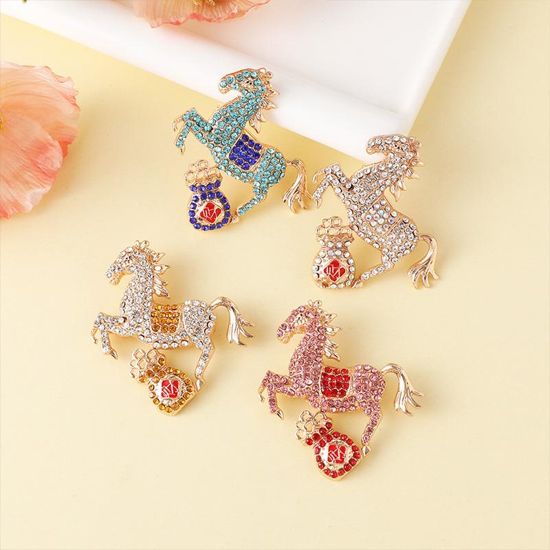 Zinc Alloy Exquisite Pony Brooch Commemorative Gift Animal Decoration Fresh Diamond Studded Fu Bag