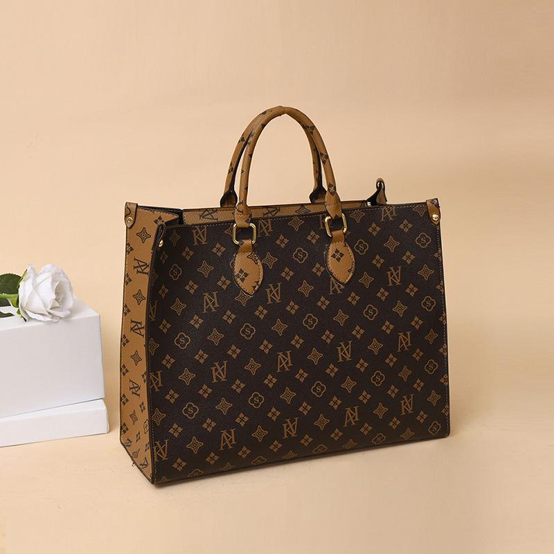 

Роскошный классический стиль ретро мастерство новая женская печатная буква металлические аксессуары большая вместимость однотонная сумка