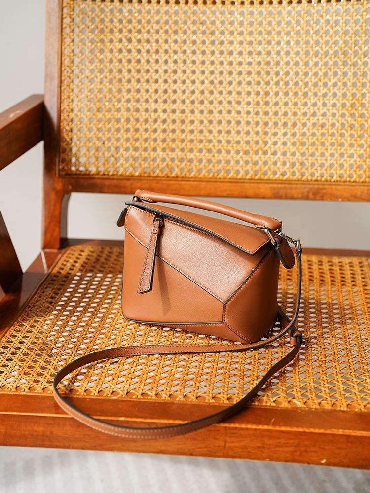 

Женская сумка через плечо из натуральной кожи в стиле ретро, вместительная