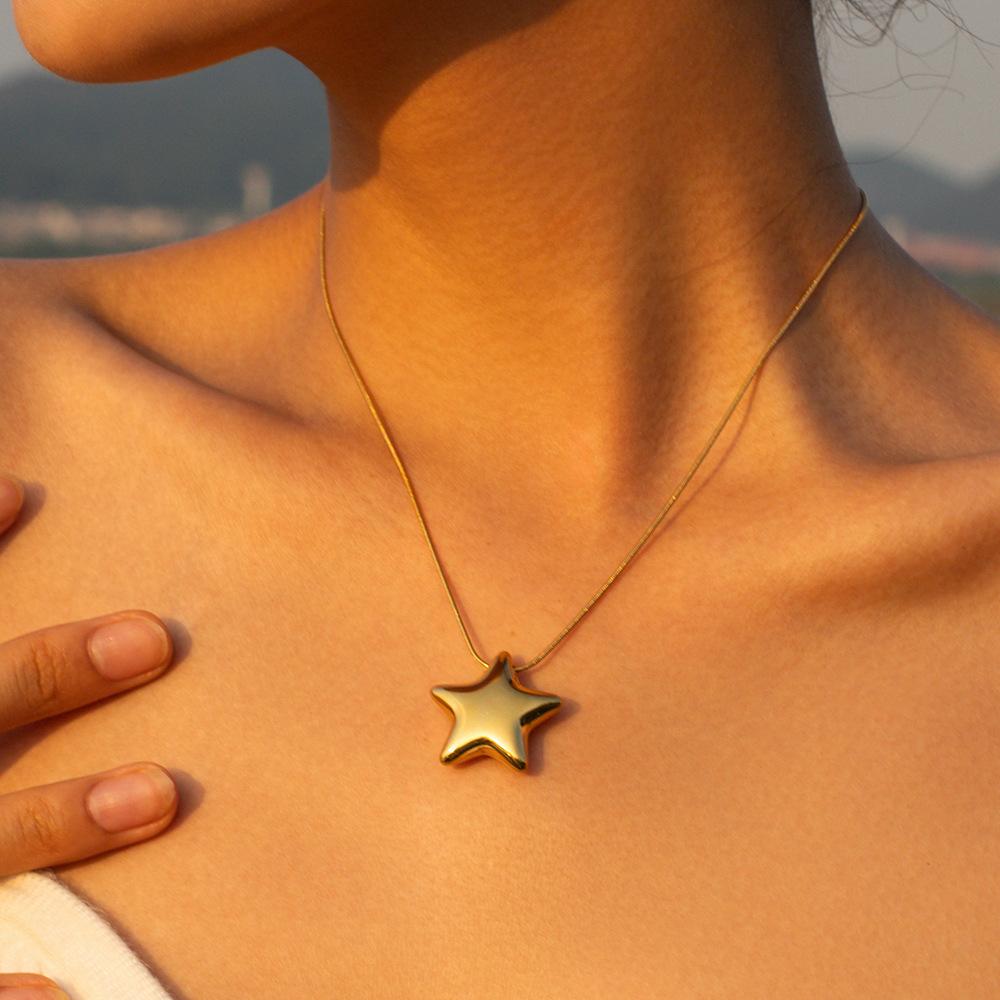 Women's 18K Gold Plated Stainless Steel Star Shape Hollow Pendant Necklace Waterproof Non-Tarnish Jewelry Accessory