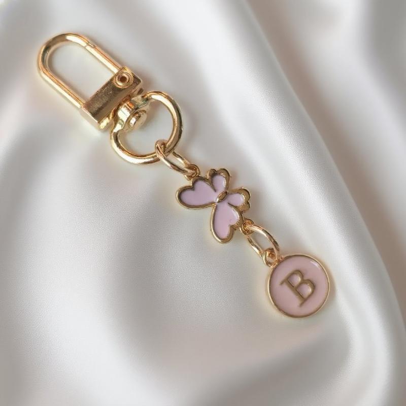 Metal Pink Butterfly Letter Keychain Fashion A-Z Initials Letter Keyring Car Key Holders Bag Pendant Hanging Decor Couple Gift
