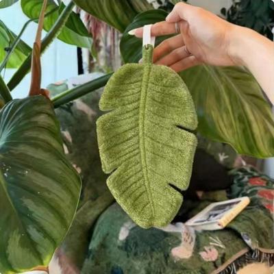 Cute Creative Plant Leaf Shape Hand Towel Thick Absorbent Coral Fleece Hanging Towel For Kitchen Bathroom Handkerchief