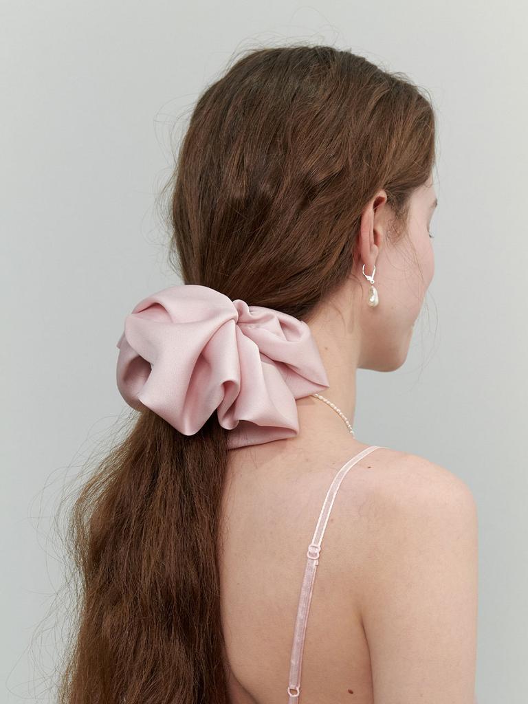 Love Me Monster Essential Satin Scrunchy Xl (L241Mha040)