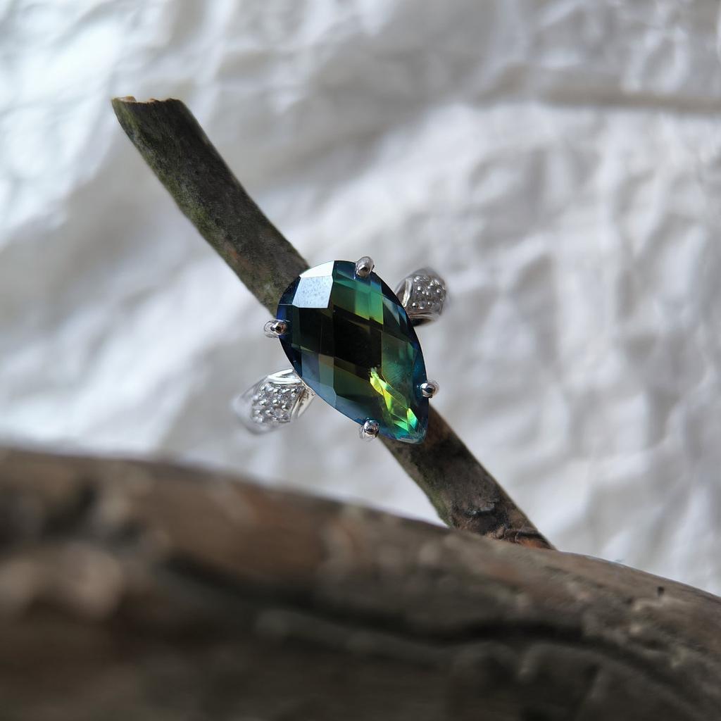 Серебряное кольцо с мистик топазом 3.492ct, вес изделия 3,47 гр (2203773)