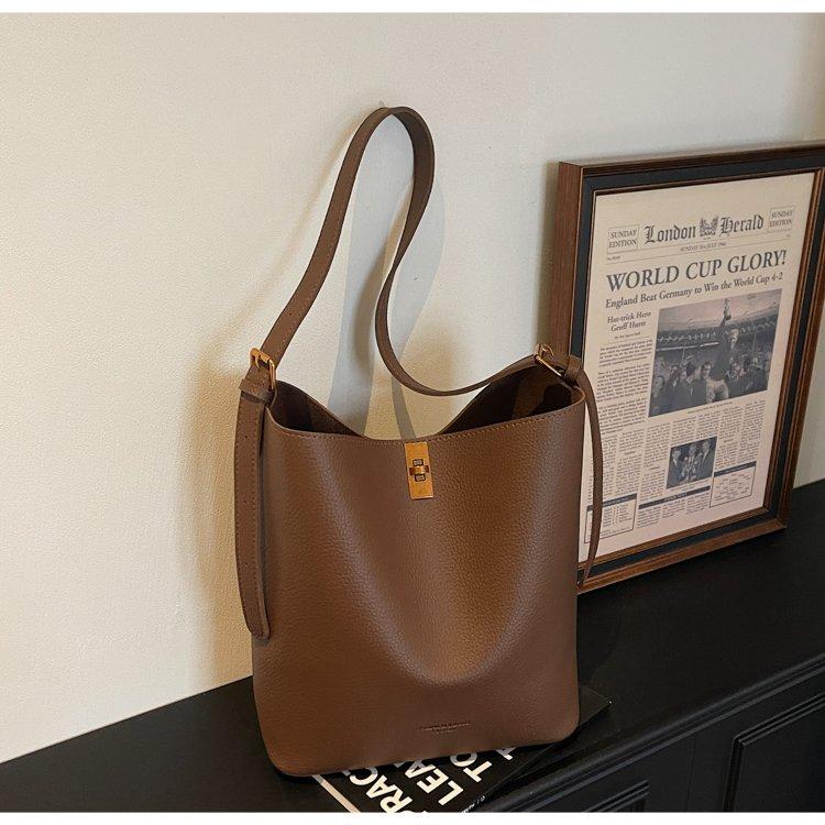 Stylish Trendy Soft Leather Shoulder Bag Girly Large Capacity Crossbody Bucket Bag Women Simple Fashi Commuter Tote Bags Gifts
