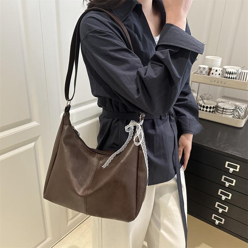 Korean Version of Large-capacity Underarm Bag Women's 2025 New Fashion Shoulder Bag Simple and Versatile Popular Commuter Tote Bag