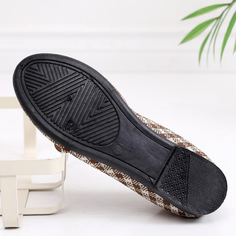 Breathable and Comfortable Old Beijing Cloth Shoes, Casual Slip-on Shoes for Women, Mother's Shoes, Fashionable Flying Woven Cloth Shoes
